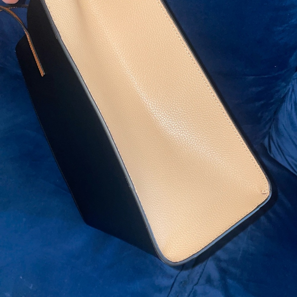 Marc Jacobs large purse - Picture 5 of 7